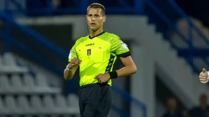 Daniele Perenzoni arbitro di Modena-Catanzaro: il fischietto di Rovereto durante una gara